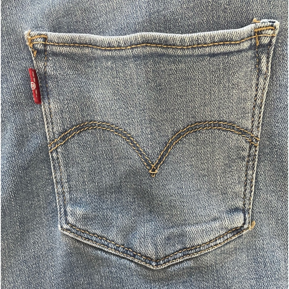 Levi’s 721 Destroyed High Rise Skinny